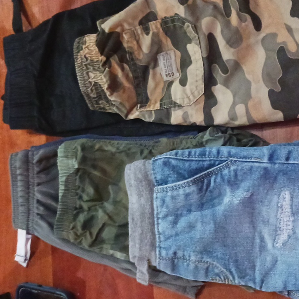 Lot of 5 boys shorts plus short outfit 18-24 months